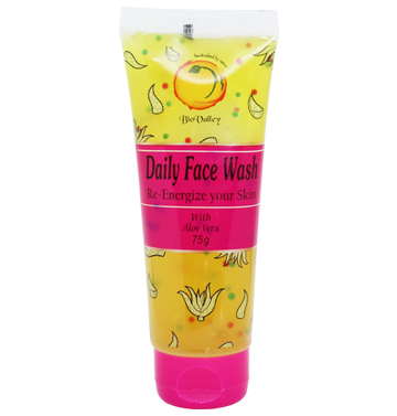 Daily Face Wash Cleanses and Nurtures Your Skin